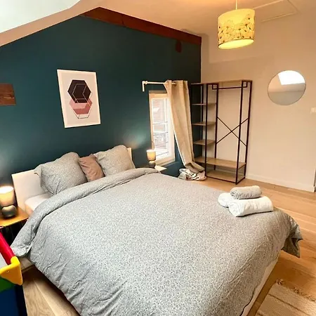 La Vie Est Belle Apartment *